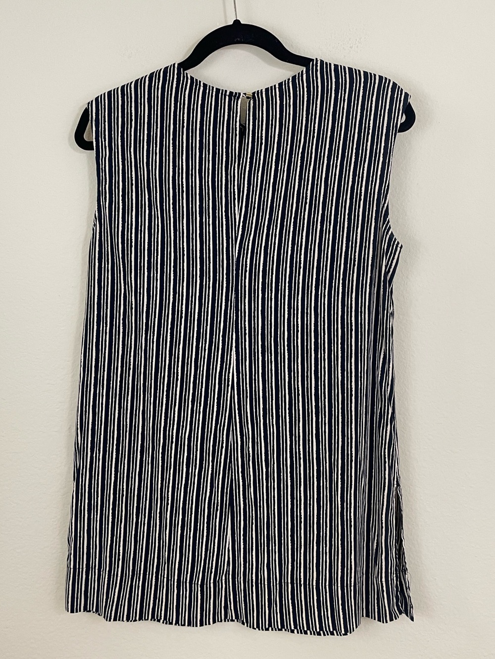 MM LAFLEUR The Nell Top—Thick Stripe Sleeveless Tunic Tank Size Medium Navy - Picture 8 of 10